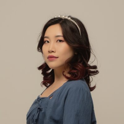 a portrait of Tzeyi Koay